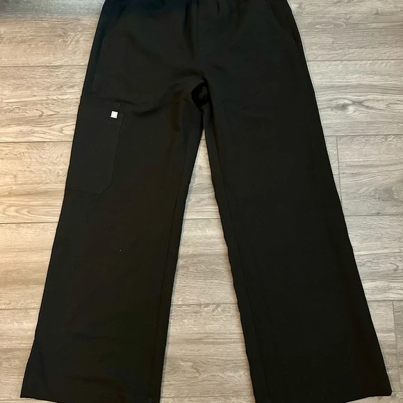 Figs Isabel Wide Leg Scrub Pants - Picture 5 of 5